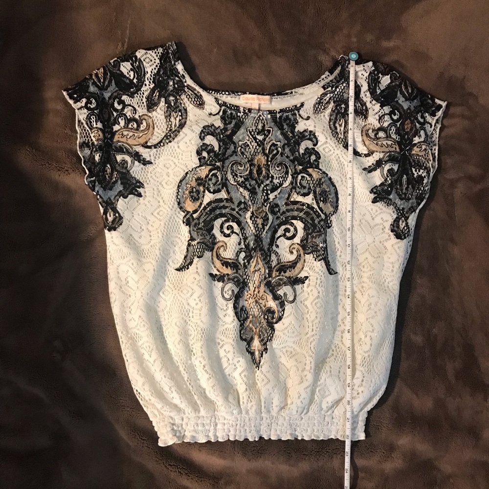 White Knit Blouse with Cute Design